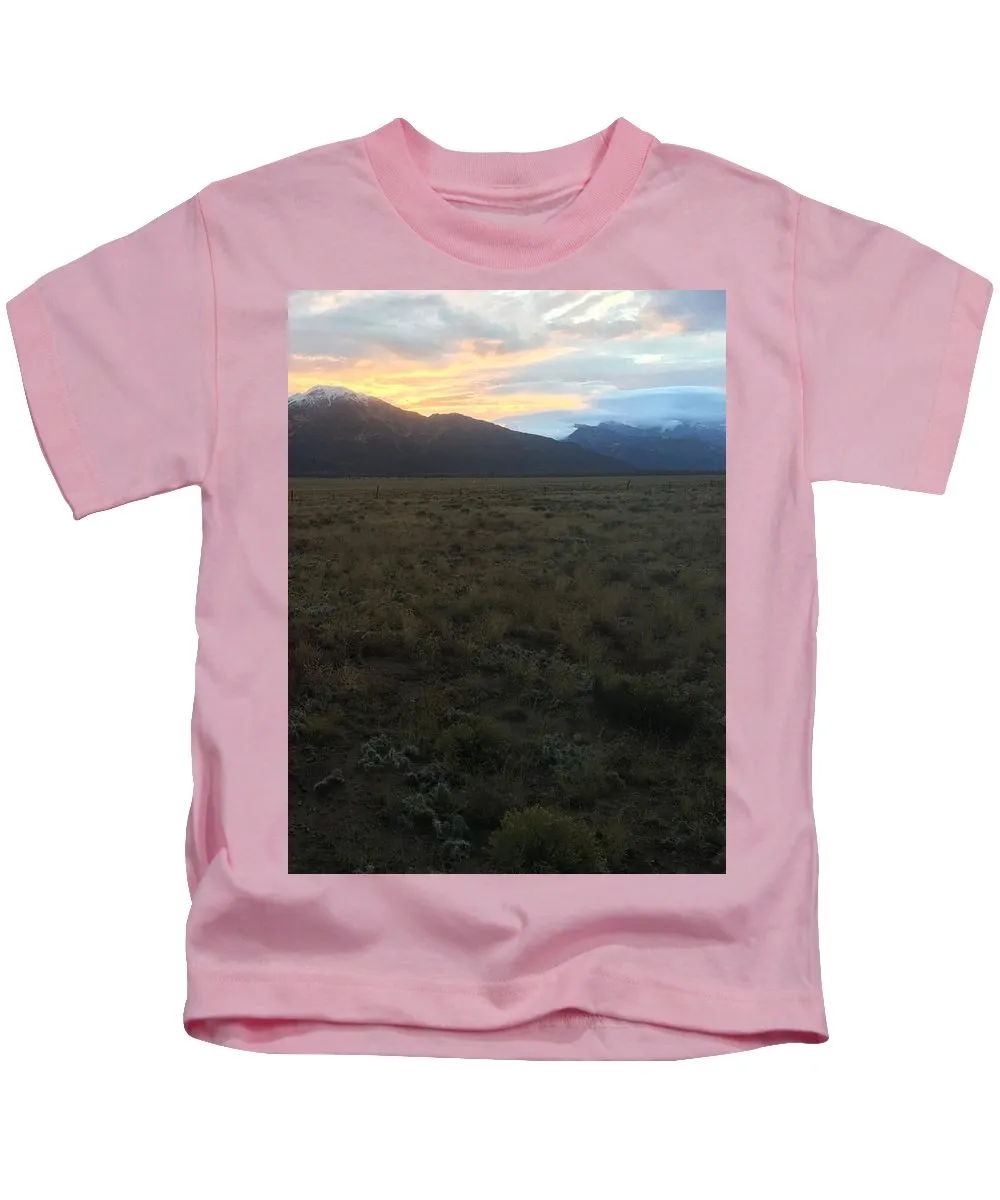 Snowy Morning Mists Crestone - Kids T-Shirt