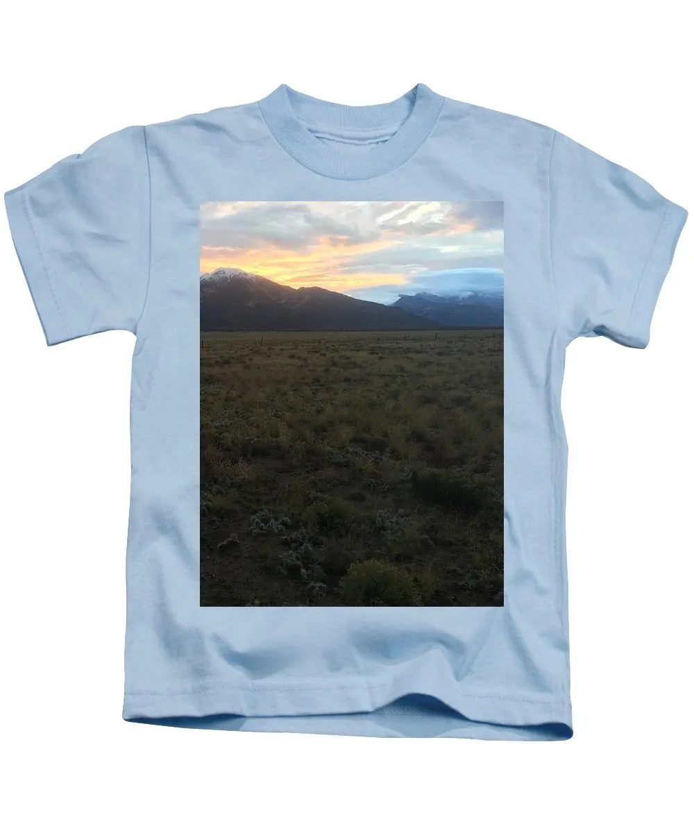 Snowy Morning Mists Crestone - Kids T-Shirt