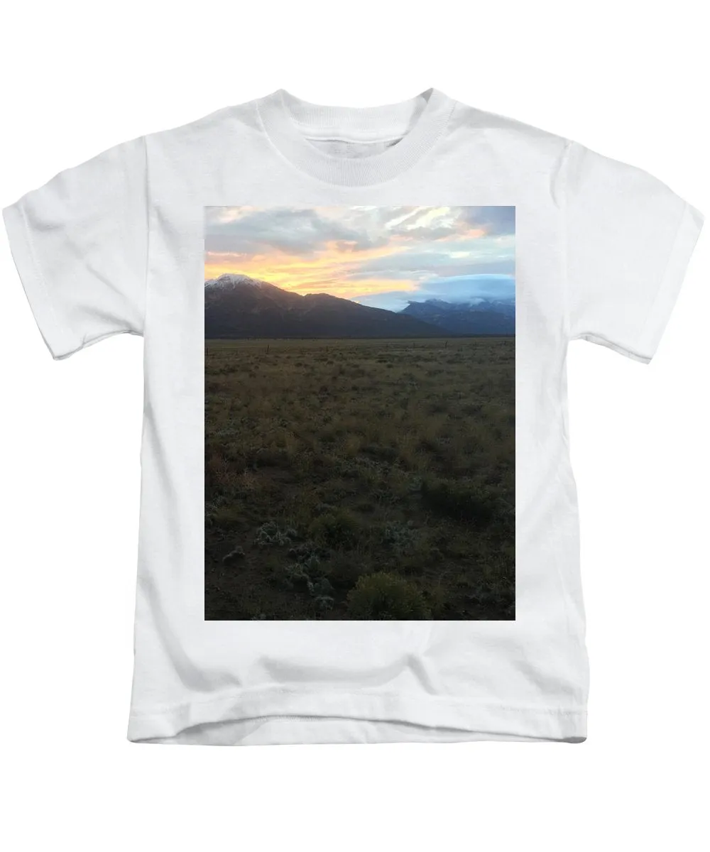 Snowy Morning Mists Crestone - Kids T-Shirt