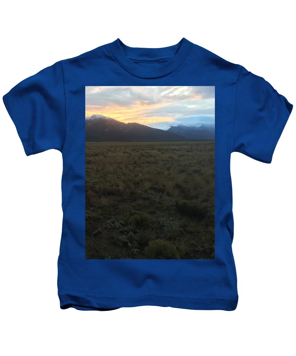 Snowy Morning Mists Crestone - Kids T-Shirt